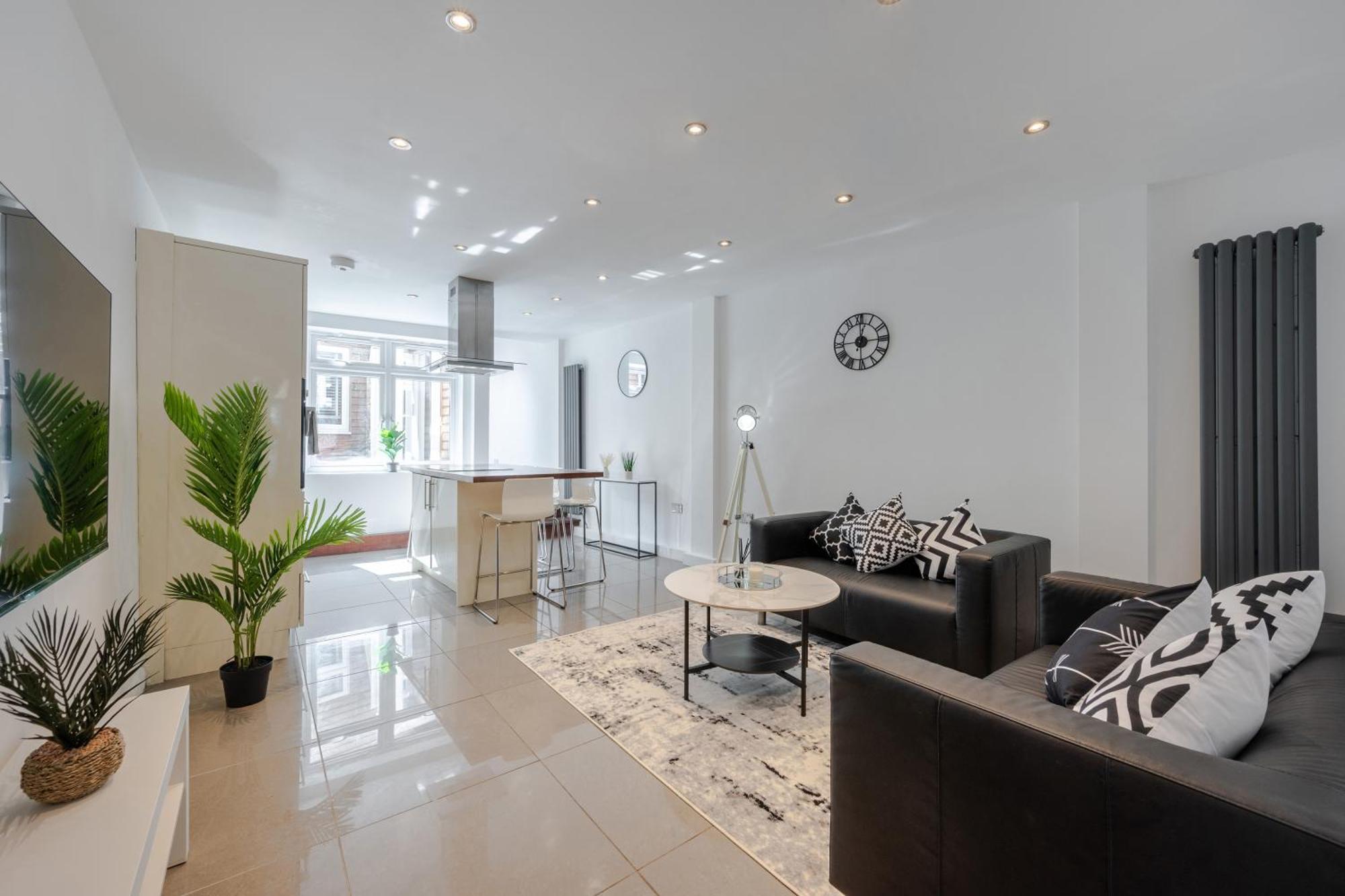 Stylish Two Bedroom Apartment By Central London With Garden Екстер'єр фото