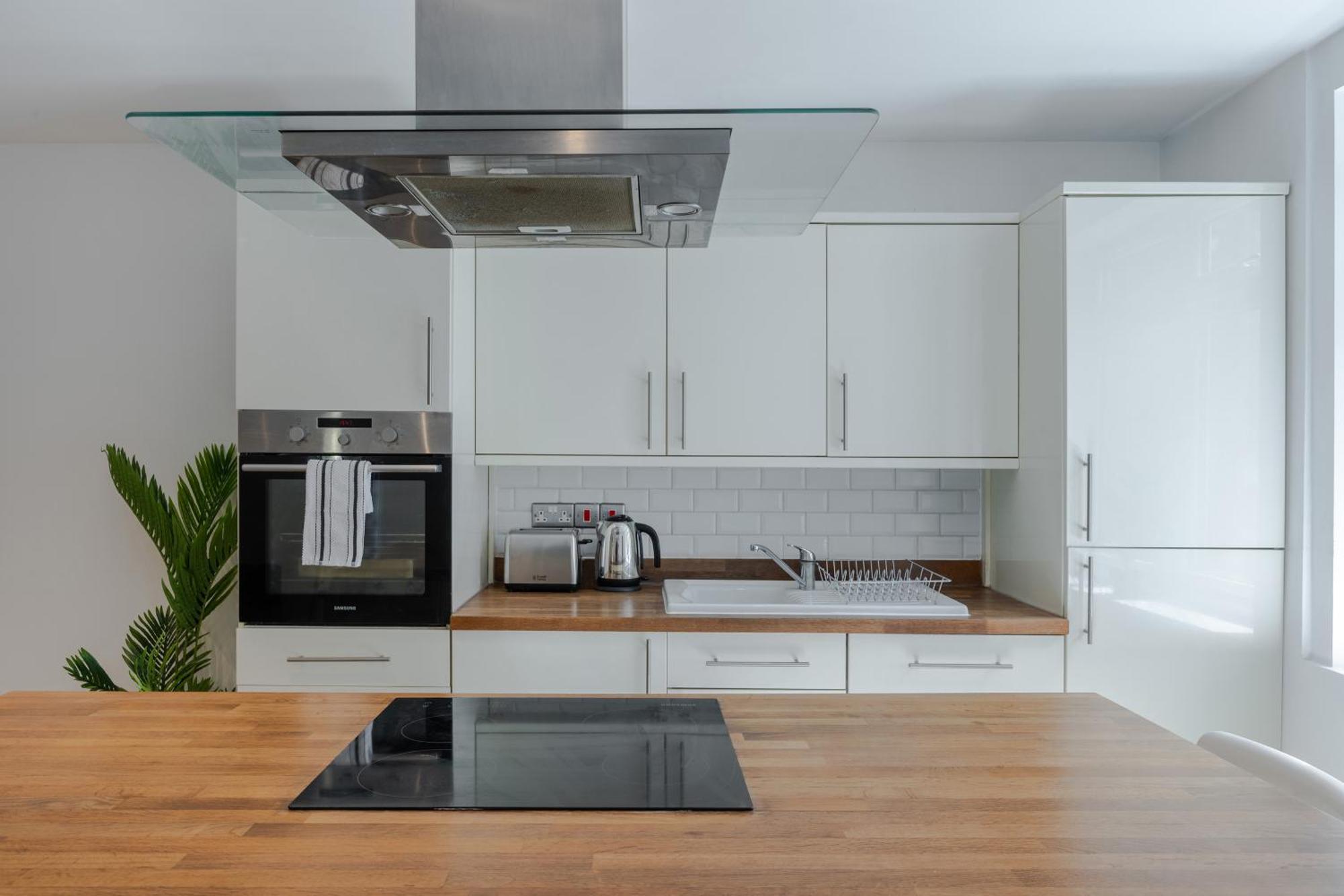 Stylish Two Bedroom Apartment By Central London With Garden Екстер'єр фото