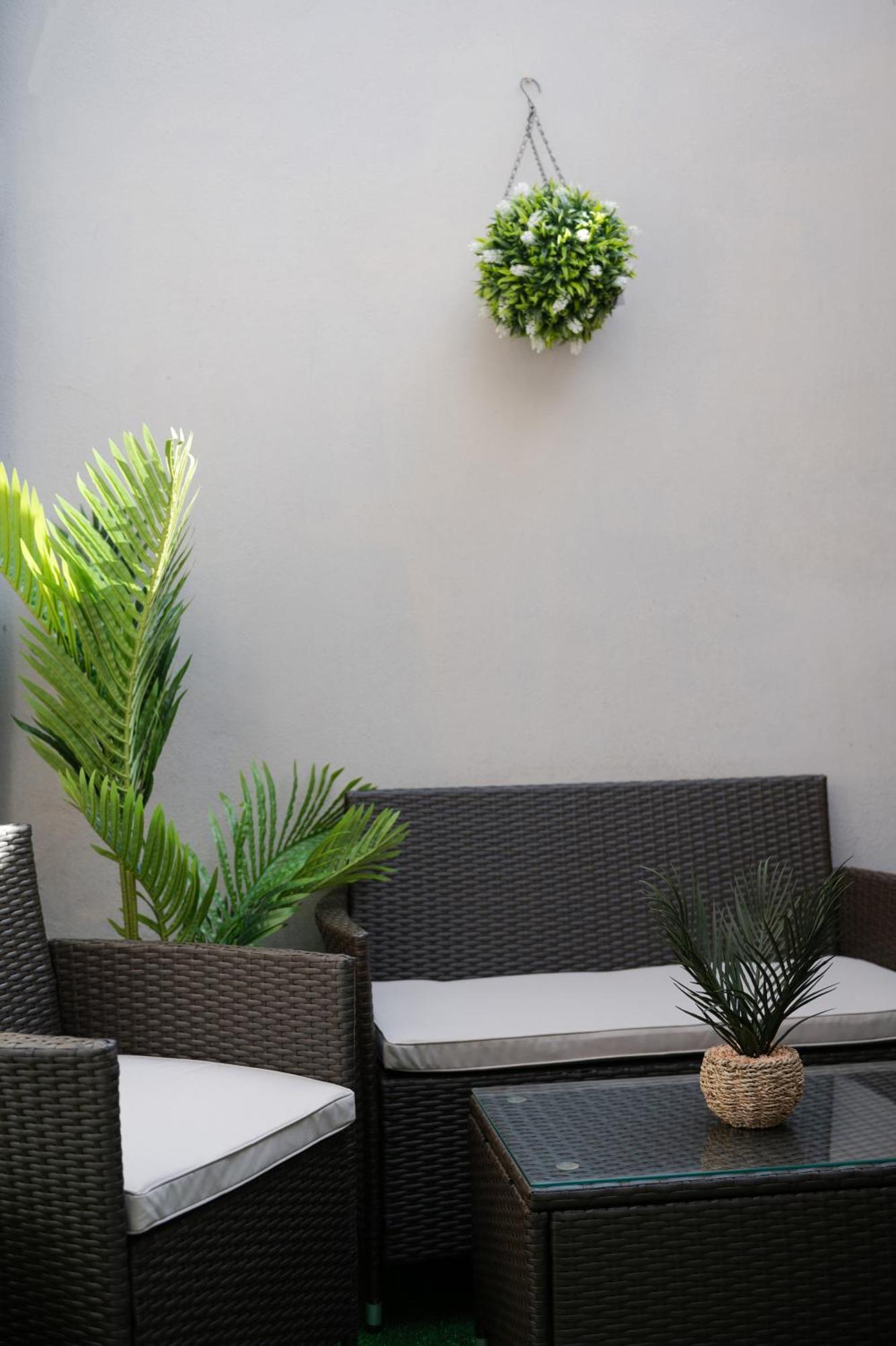 Stylish Two Bedroom Apartment By Central London With Garden Екстер'єр фото